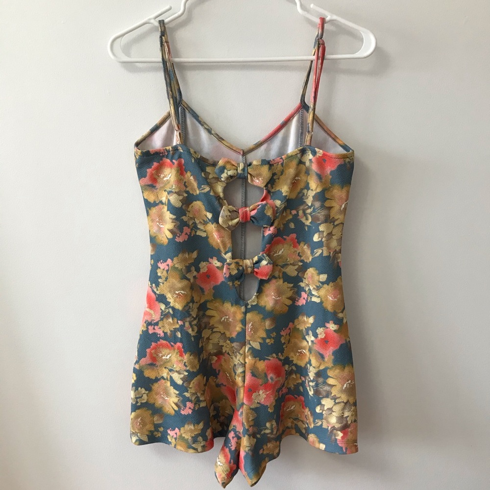 AMERICAN RAG BOW BACK FLORAL ROMPER